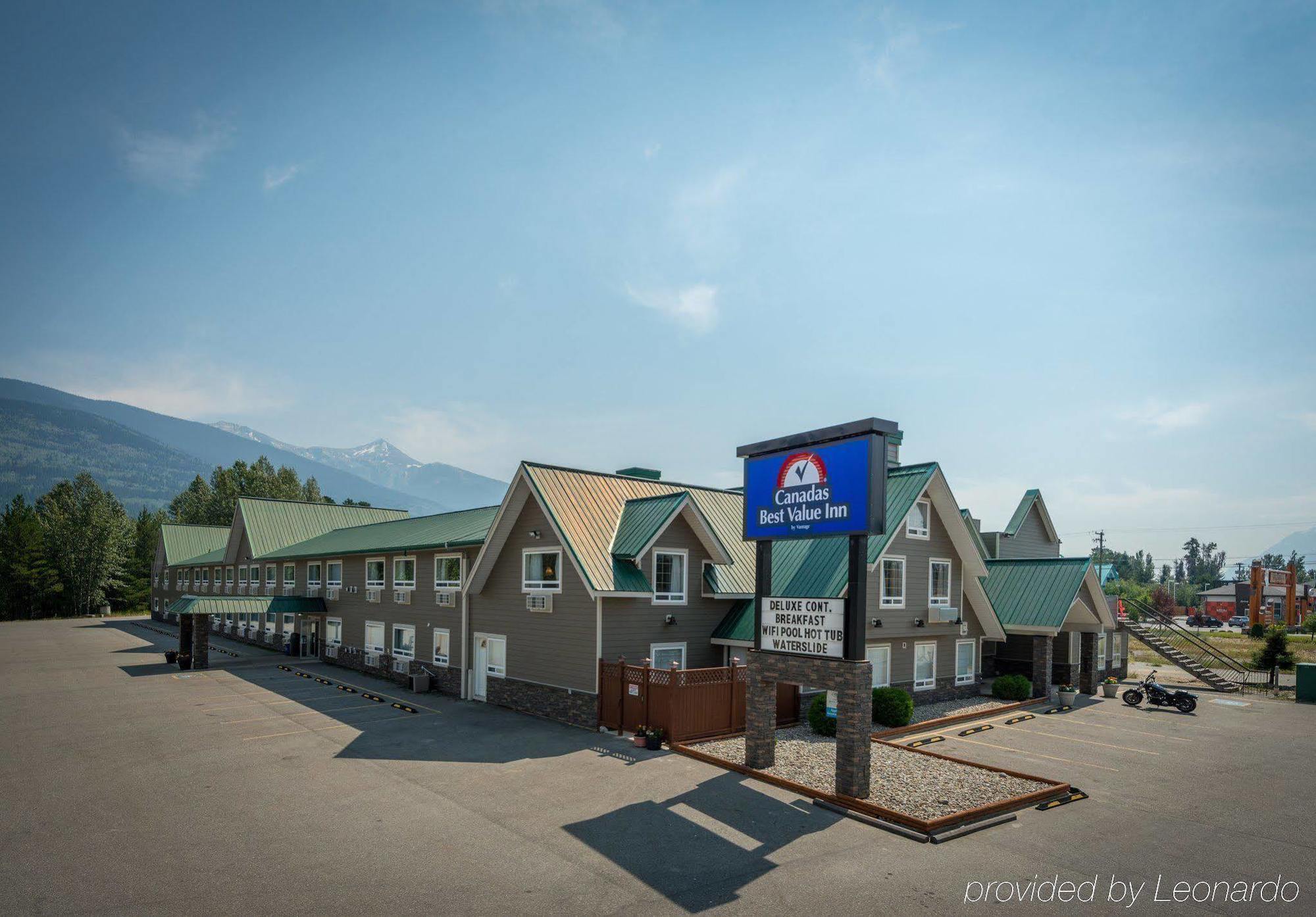Canadas Best Value Inn Valemount Exteriör bild