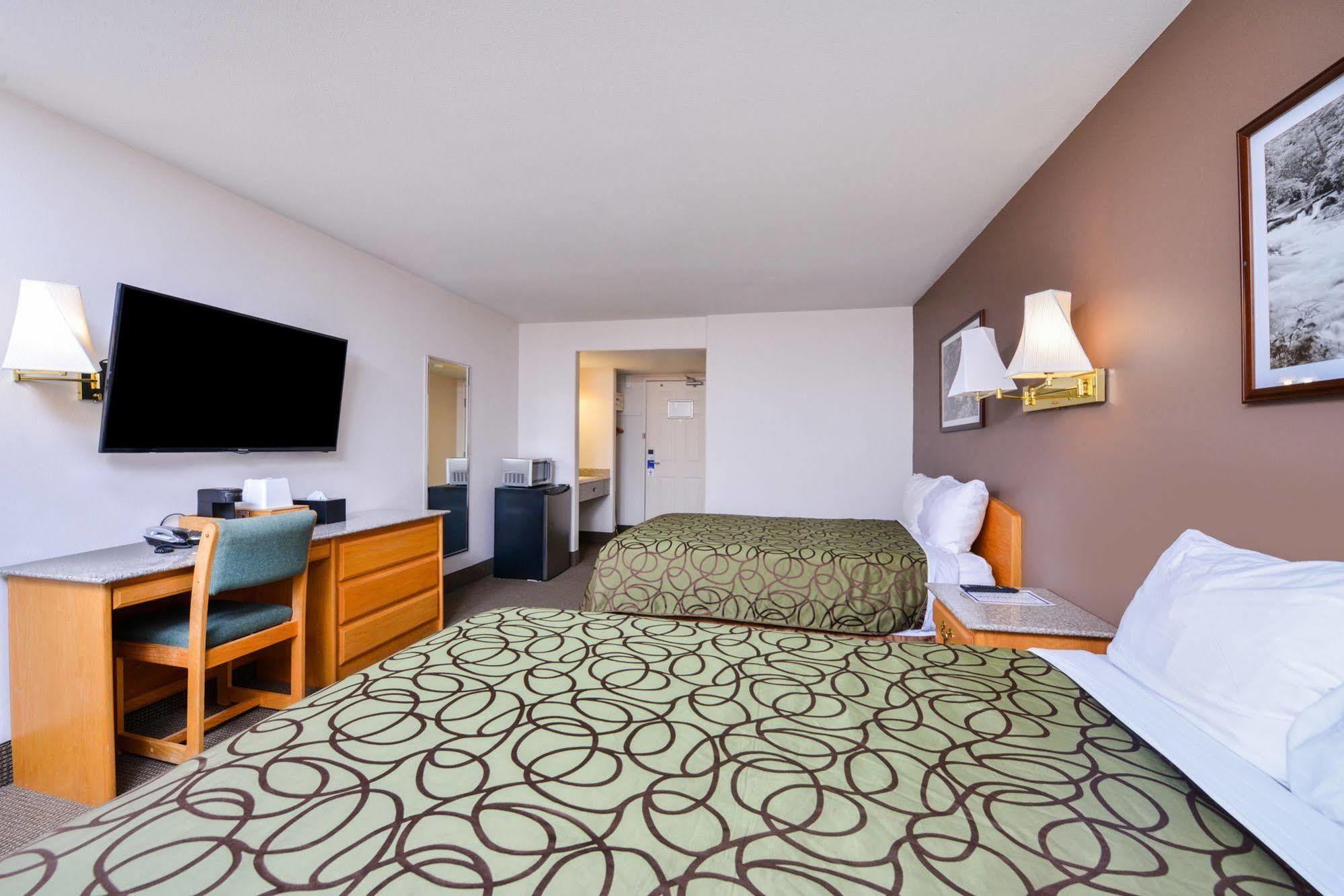 Canadas Best Value Inn Valemount Exteriör bild