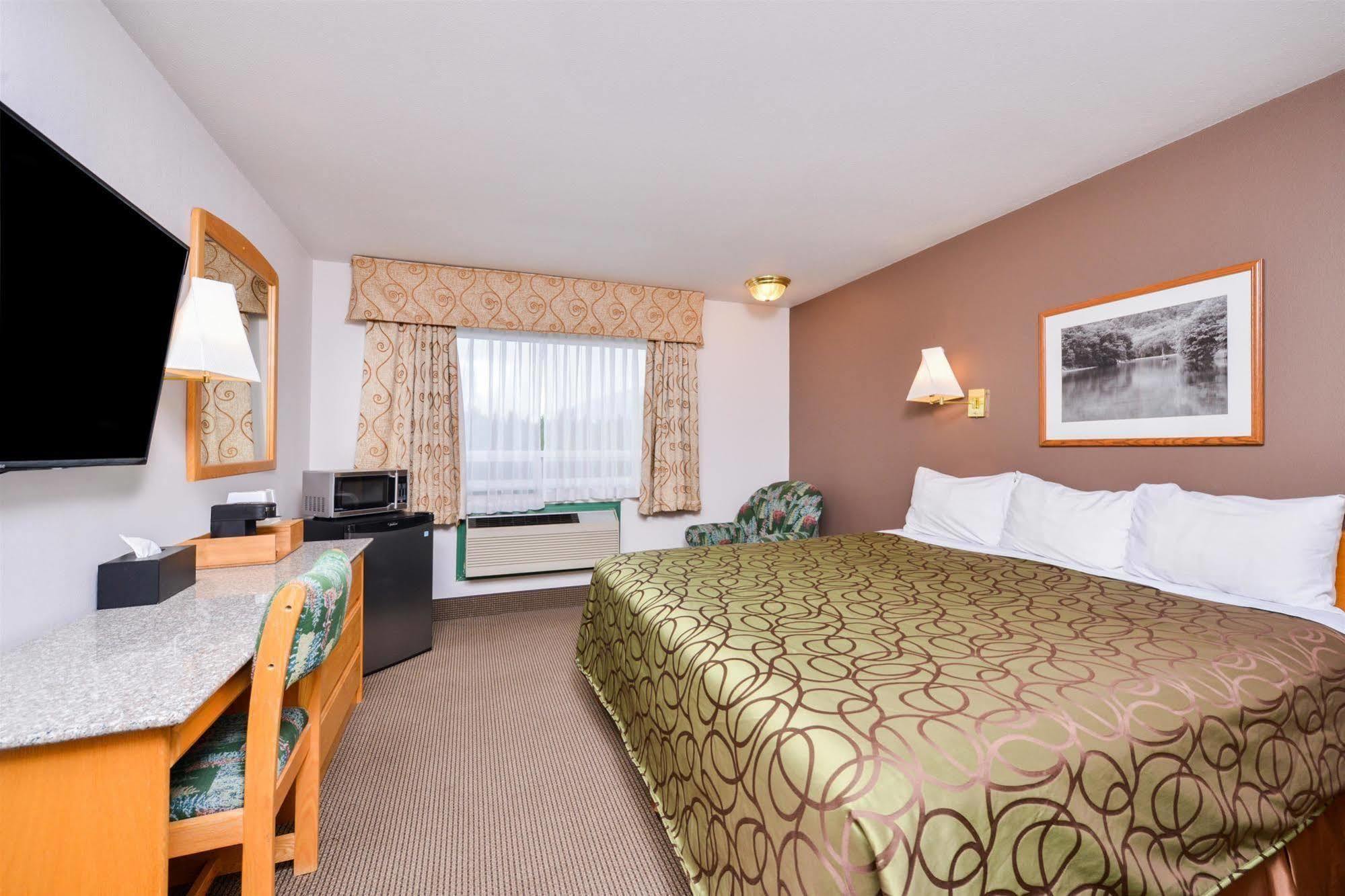 Canadas Best Value Inn Valemount Exteriör bild