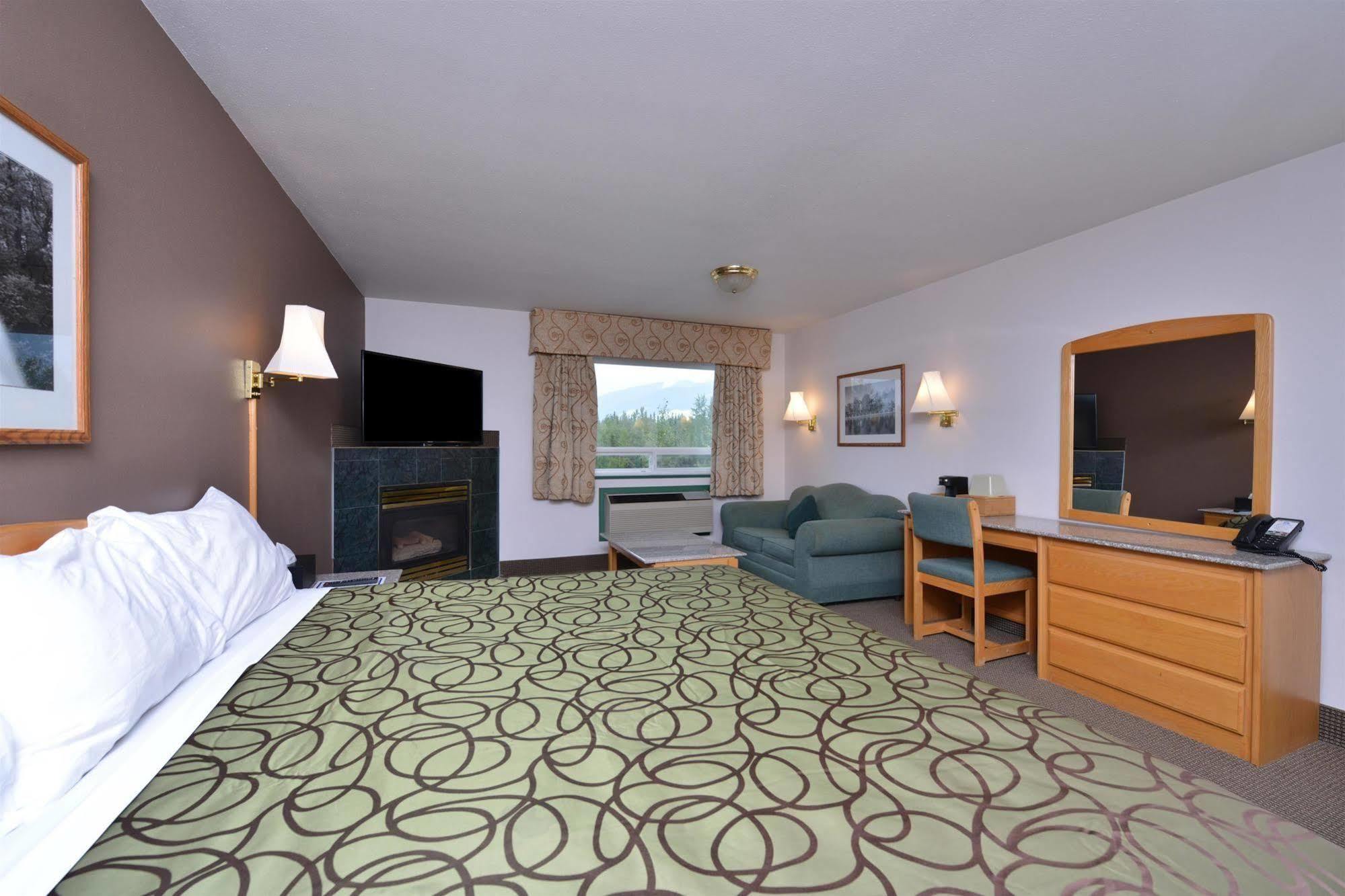Canadas Best Value Inn Valemount Exteriör bild