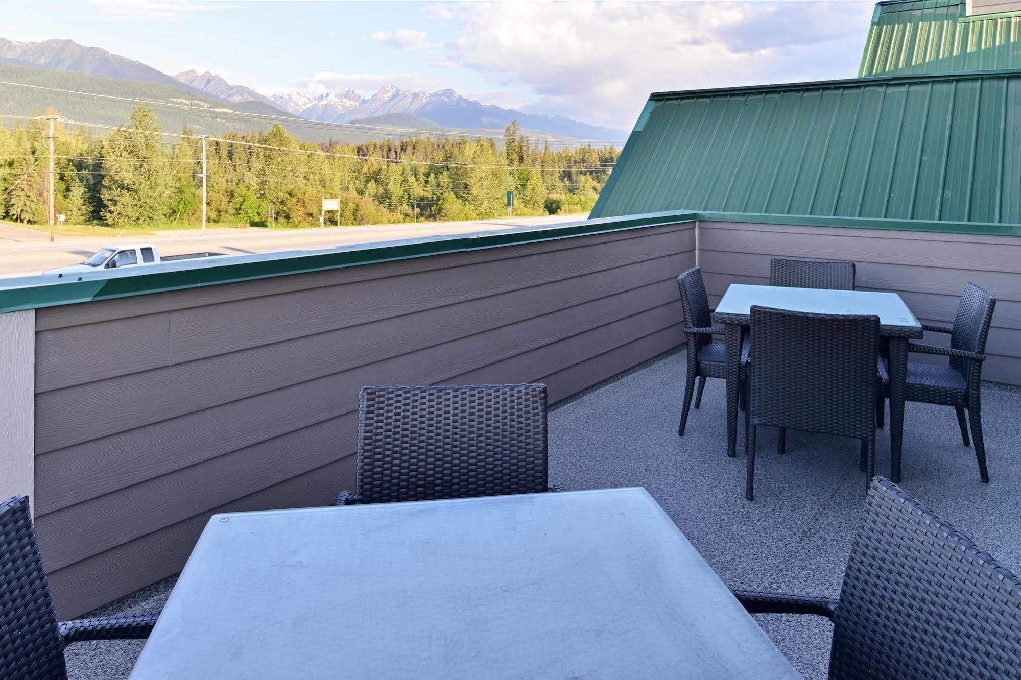 Canadas Best Value Inn Valemount Exteriör bild